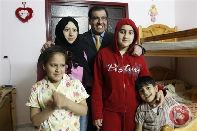 رفض تعويض طبيب قتلت إسرائيل طفلاته الثلاث
