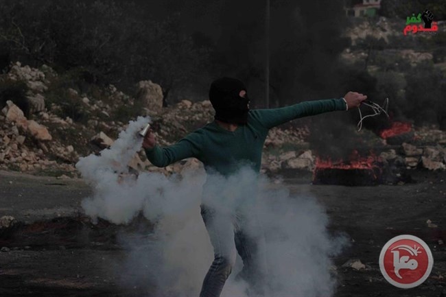 اصابات بالاختناق خلال قمع الاحتلال لمسيرة كفر قدوم
