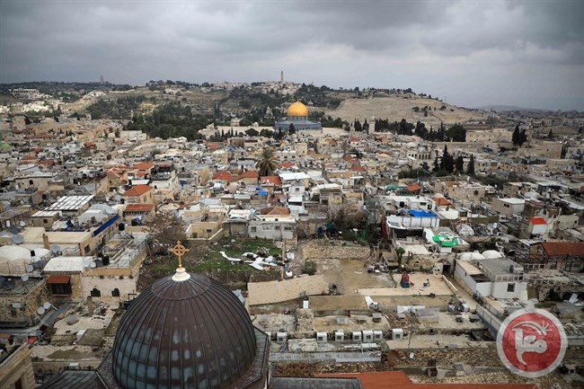 الحكومة تحذر من استمرار اعتداءات الاحتلال على القدس