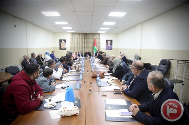 محافظ طولكرم يجتمع مع اللجان المحلية للتنظيم والبناء بالهيئات المحلية