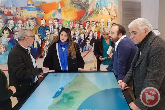القدوة يستقبل وفدا برلمانيا تشيليا في متحف ياسر عرفات