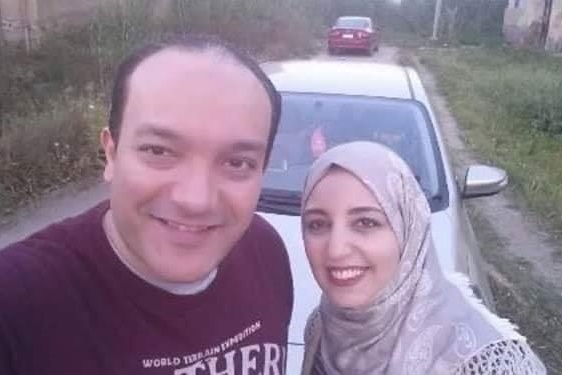 طبيب مصري يذبح زوجته وأطفاله الثلاثة