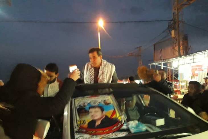 الاحتلال يُبعد أسيراً من غزة إلى الضفة