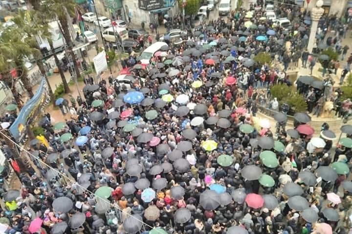 الثلاثاء إضراب- الآلاف يعتصمون تحت المطر رفضا &quot;للضمان&quot;