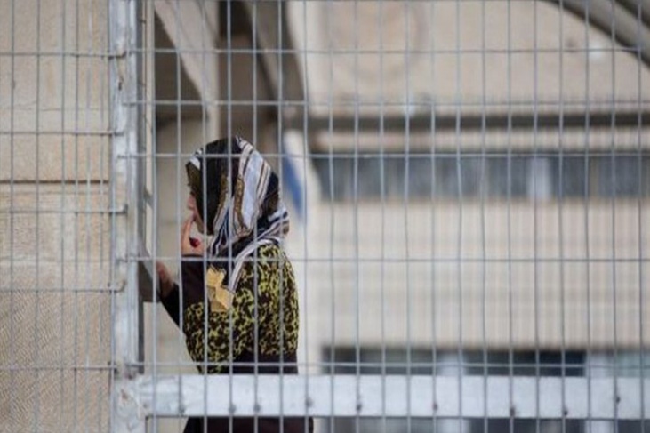 الاحتلال يستمر بحرمان الأسيرة سهير سليمية من زيارة عائلتها