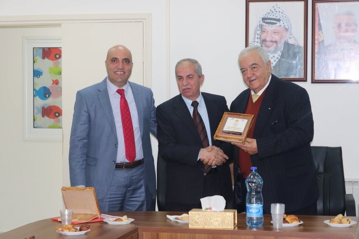 وزير العمل يكرم المتقاعدين والفائزين بجائزة النزاهة لعام 2018