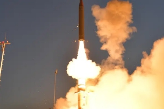 الجيش الروسي يرصد صاروخا إسرائيليا فوق المتوسط