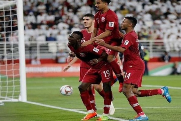 قطر تكتسح الإمارات وتتأهل لأول مرة لنهائي كأس آسيا (شاهد)