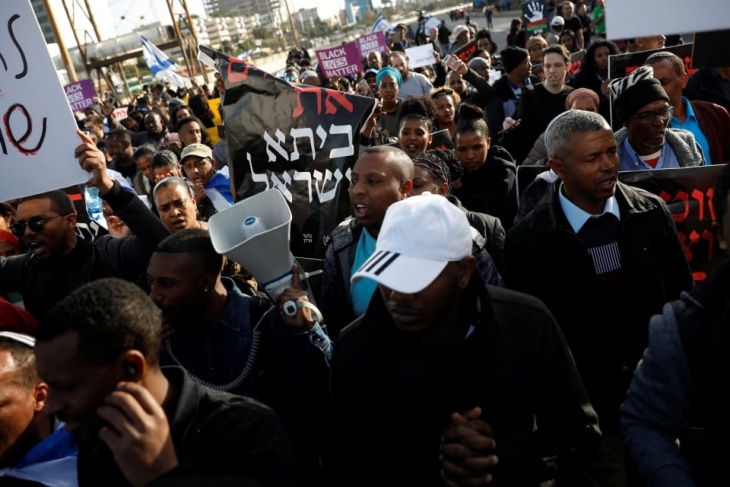 الفلاشا يتظاهرون في تل أبيب ضد عنف الشرطة