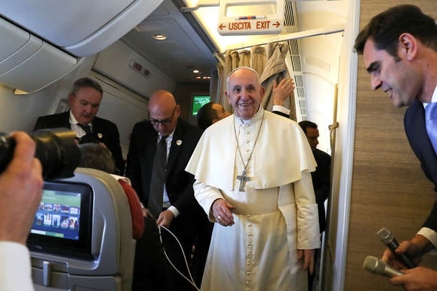 لاول مرة - بابا الفاتيكان يتجه إلى العراق 