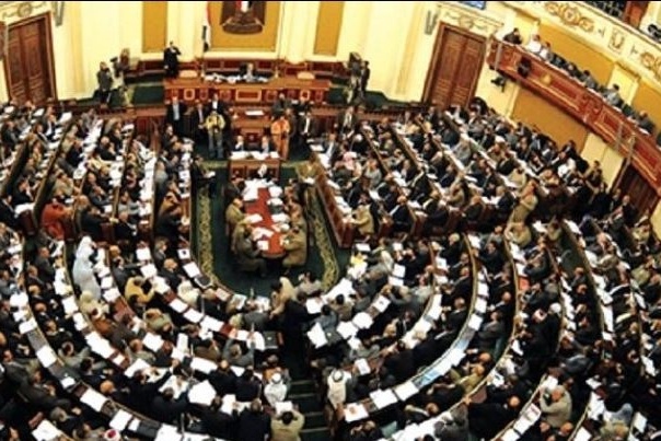 البرلمان المصري يوافق على تعديلات دستورية تتضمن زيادة &quot;فترة الرئاسة&quot;