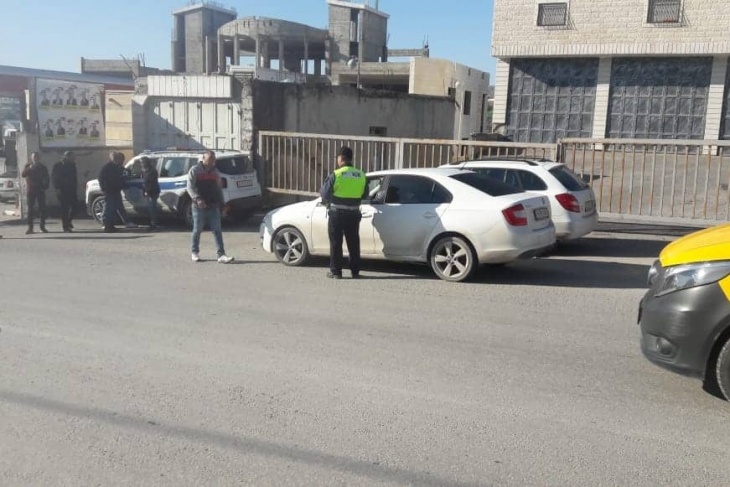 ضبط 10 مركبات خاصة تنقل الركاب مقابل أجر في الخليل