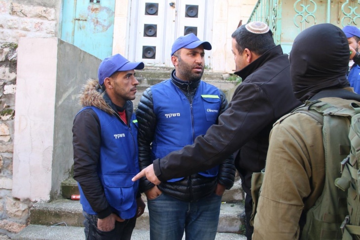 الاحتلال يمنع نشطاء من التواجد في شارع الشهداء بالخليل