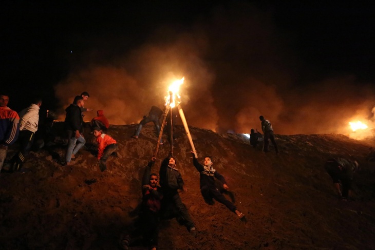 وحدات الإرباك الليلي تدعو للفعاليات شرق غزة ليلا