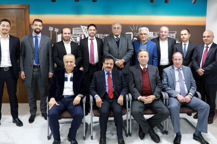 &quot;العربية الامريكية&quot; تناقش إنجازات الجامعة والتطوير الأكاديمي