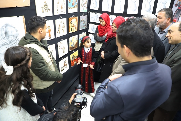 انتاجات فنية تعكس ابداع اطفال غزة