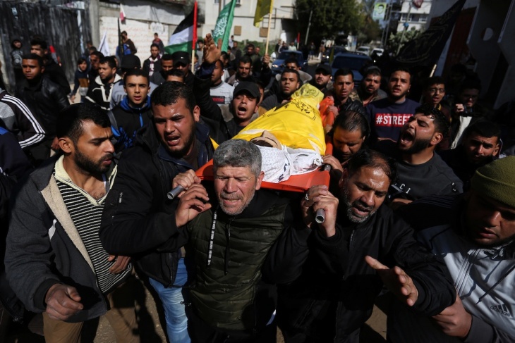 غزة تشيّع جثمان الشهيد الطفل الداية