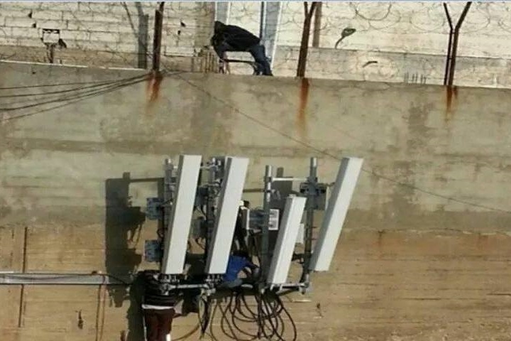 الأسرى المضربون ضد &quot;أجهزة التشويش&quot; يعلقون الإضراب
