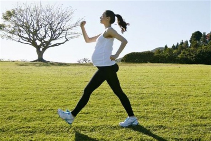 فوائد المشي للحامل في الشهر الـ9