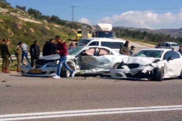 اصابة 5 مواطنين اثر حادث سير جنوب نابلس