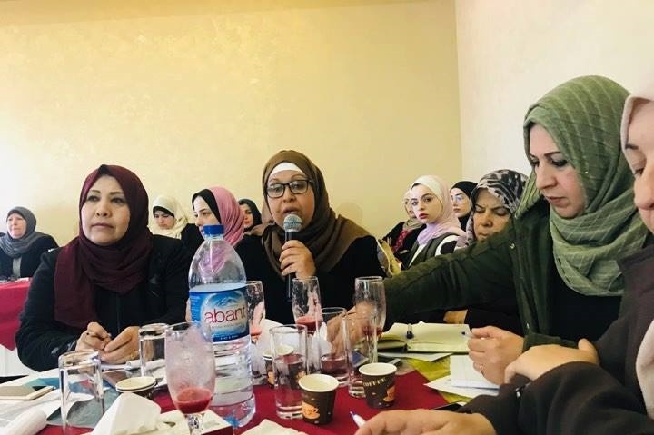 دائرة المرأة باتحاد نقابات العمال تشارك بجلسة تشاورية في غزة