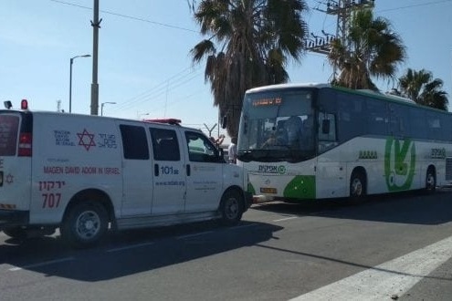 Shooting towards an Israeli bus in Ramallah
