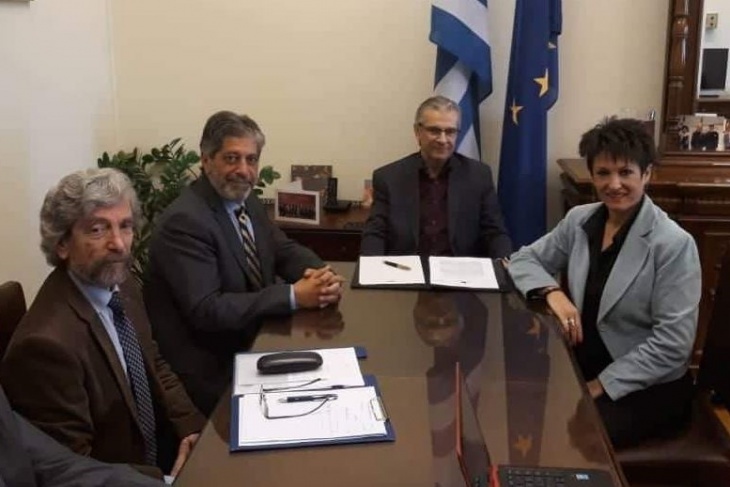 السفير طوباسي يلتقى أعضاء البرلمان اليوناني