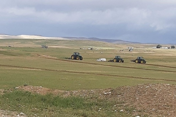 الاحتلال يجرّف أراض زراعية في النقب