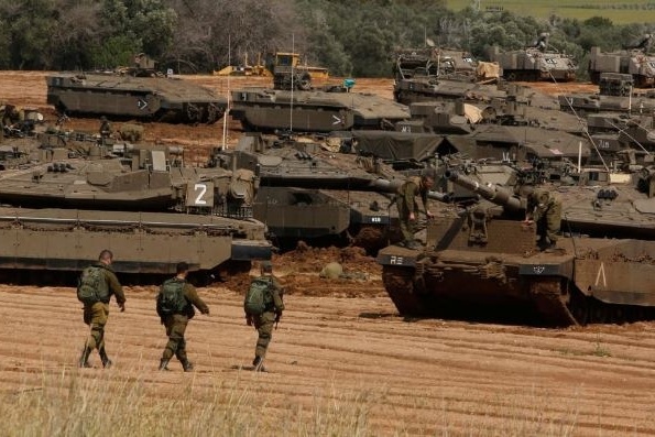 لابيد: إسرائيل تواجه تهديدات صعبة من خمس جبهات