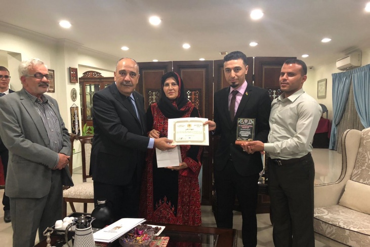 حفل تكريم للخريجين والمتزوجين حديثا من الجالية الفلسطينية بماليزيا