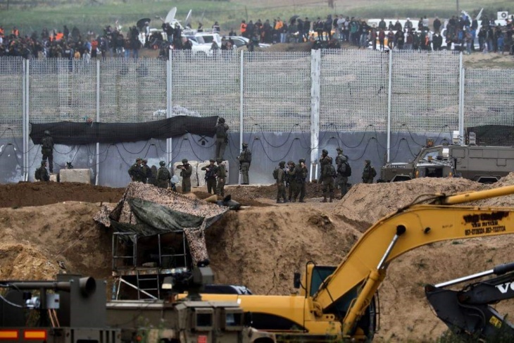 صحيفة اسرائيلية: مصر تتدخل لمنع التصعيد بغزة
