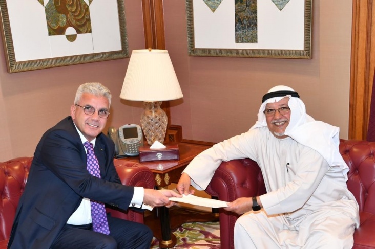 السفير طهبوب يسلم رسالة خطية من الرئيس لامير دولة الكويت
