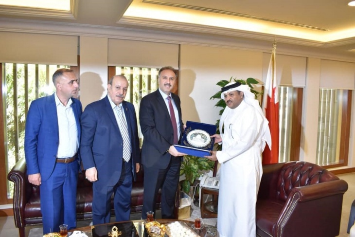 الوزير عساف يبحث مع مسؤولي الإعلام في مملكة البحرين تعزيز التعاون