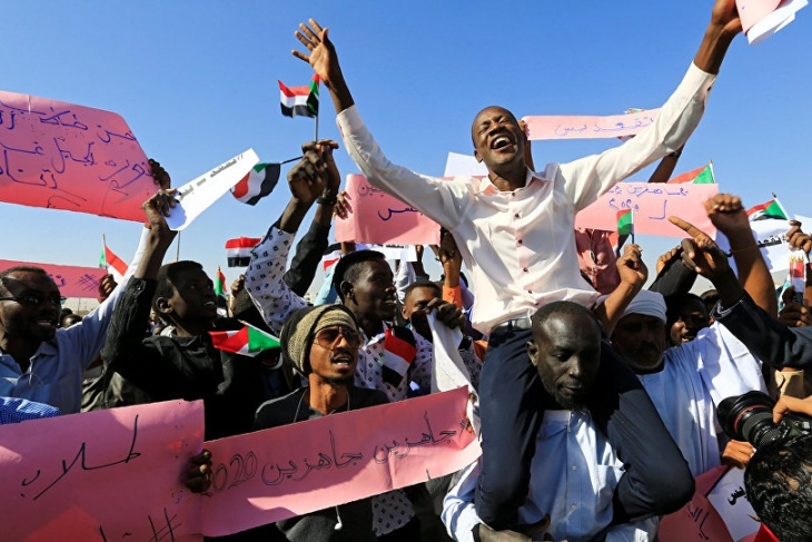 احتجاز البشير- مجلس عسكري لإدارة السودان
