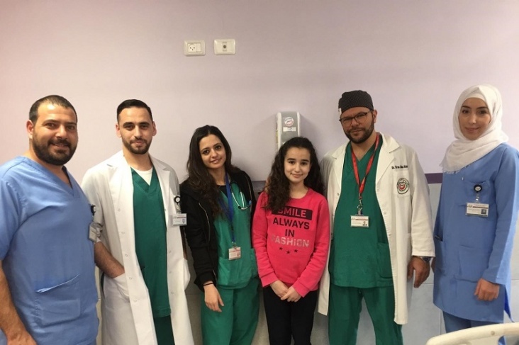 المقاصد تنجح في إجراء عملية معقدة لطفلة