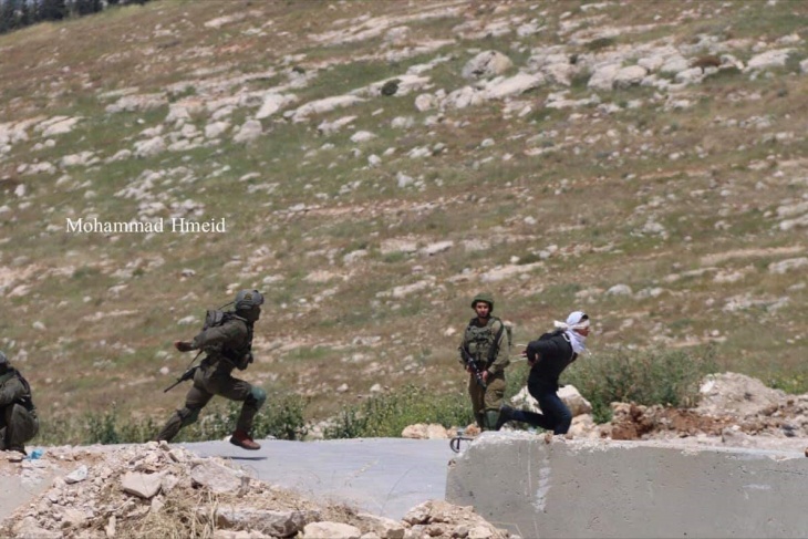 جنود أطلقوا النار من مسدس وأصابوا طالبا من مسافة صفر
