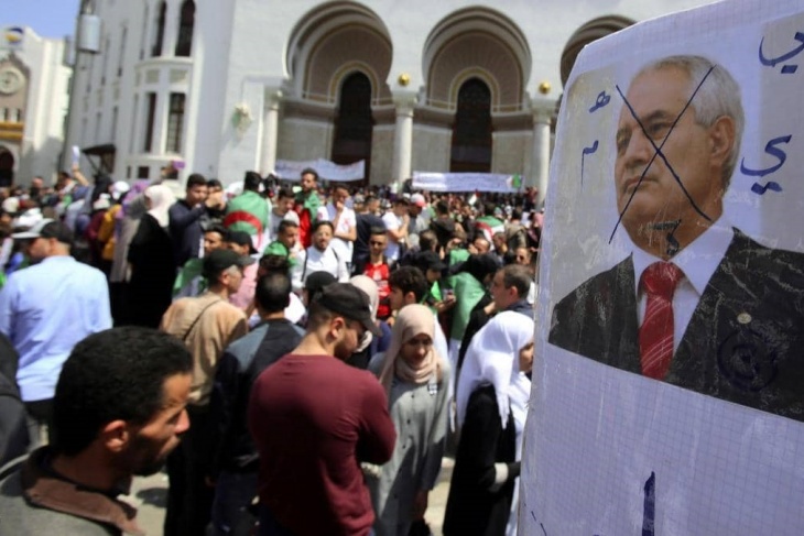 حشود ضخمة في الجزائر ضد باقي &quot;الباءات&quot;