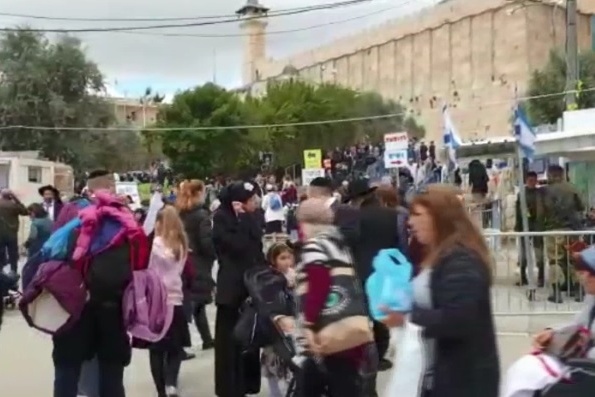 22 الف مستوطن يستبيحون الحرم الابراهيمي في الخليل