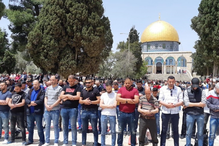 40 الف مصل يؤدون صلاة الجمعة بالاقصى
