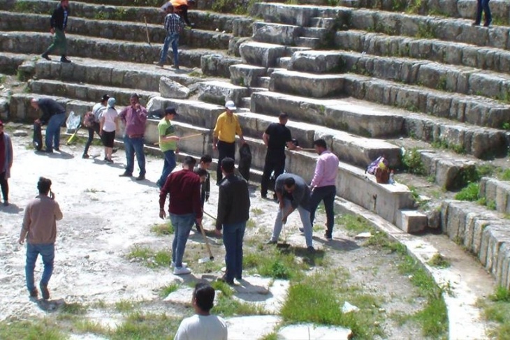 مباردة شبابية لتنظيف الأماكن الأثرية في سبسطية