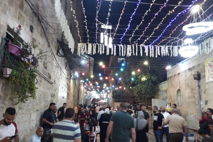 مفاتيح العودة وهلال رمضان يزينان حارات القدس