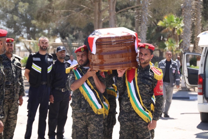 وصول جثمان القيادي مهنا الى غزة