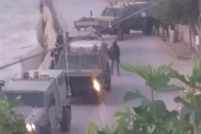 اصابات بالاختناق خلال اعتقال مواطنين في بيت امر