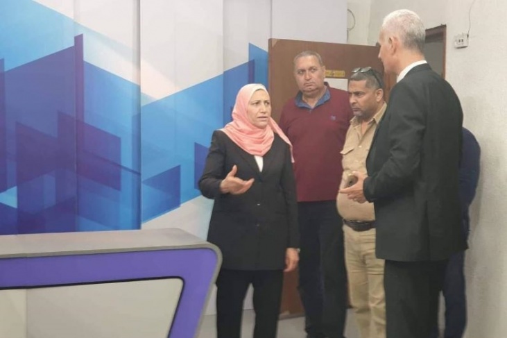 وزيرة شؤون المرأة تتفقد مقر فضائية فلسطين بغزة