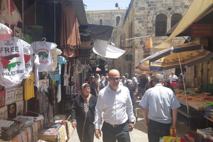 وزير شؤون القدس يتفقد الحركة التجارية في المدينة