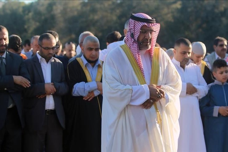 الأردنيون يؤدون صلاة العيد وسط دعوات بتفريج كرب الأقصى