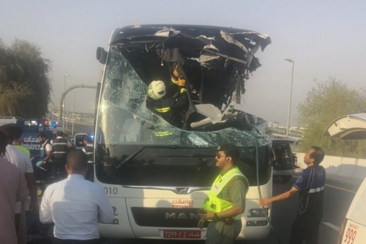 مصرع 17 شخصا بحادث لحافلة عُمانية في دبي