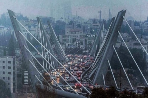 انتحار فتاة عن جسر عبدون في عمان