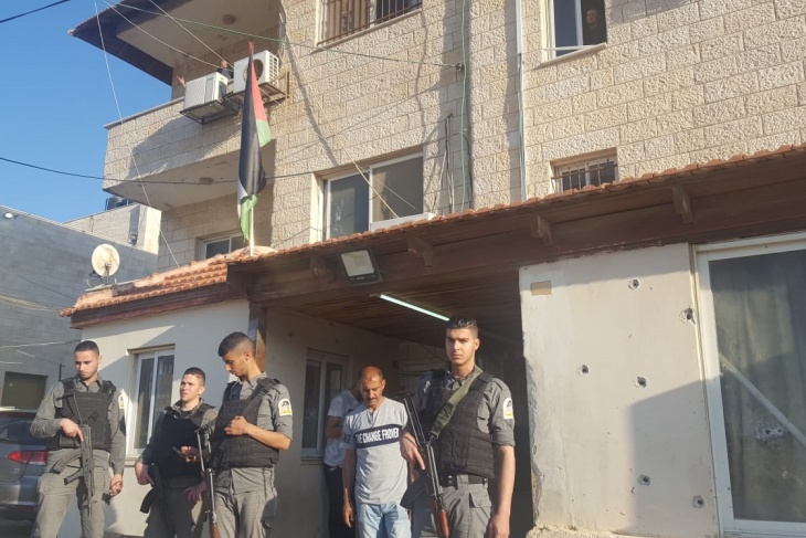 اصابة رجلي أمن بهجوم الاحتلال على مقر الامن الوقائي بنابلس