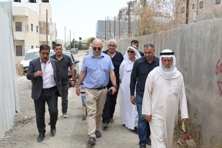 وزير شؤون القدس يتفقد بلدة صور باهر